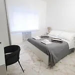 Pensión Akita Dimora 3*